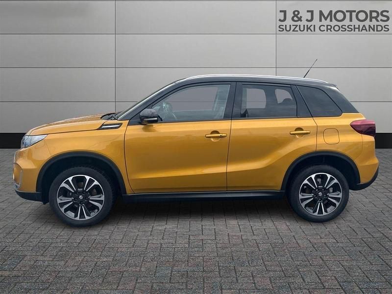 Używany Suzuki Vitara SZ5 129 KM (94 kW) 2022 Żółty SUV