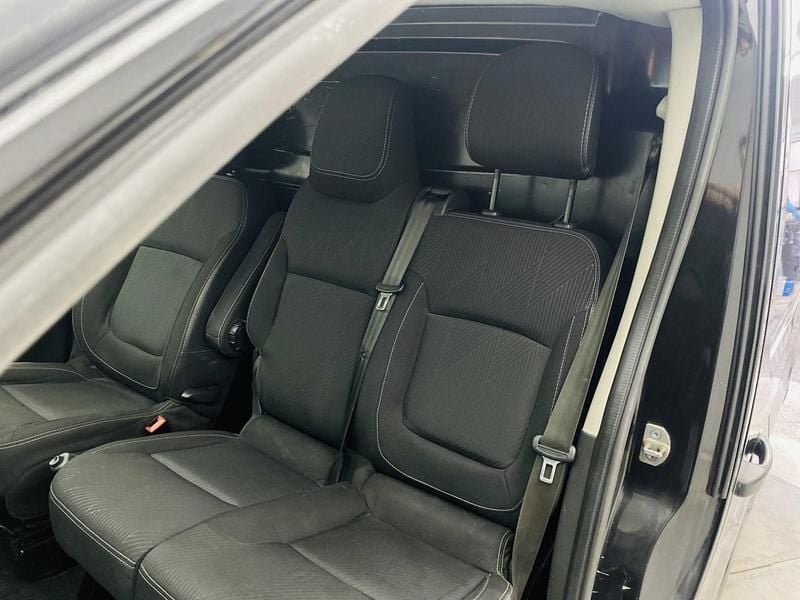Used Renault Trafic 2019 Black MPV