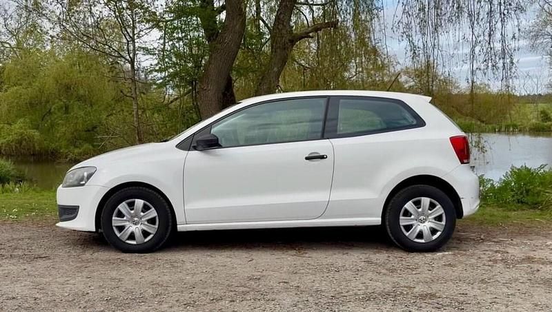 Used VW Polo S 60 HP (44 kW) 2012 White Hatchback