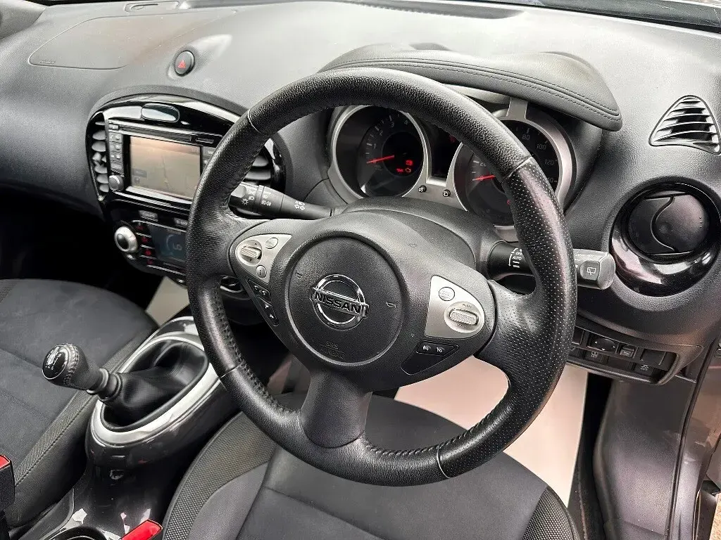 Used Nissan Juke N-Connecta 115 HP (84 kW) 2017 Grey SUV