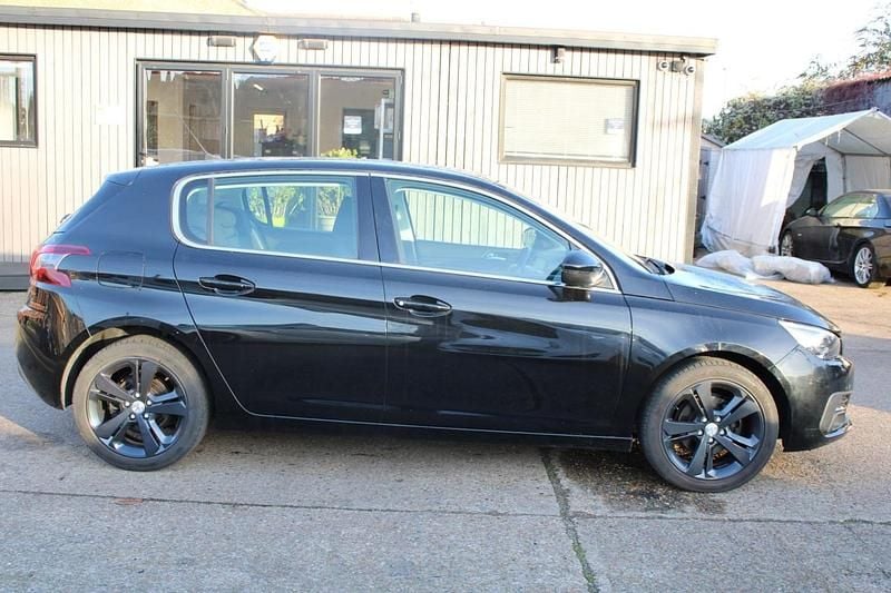 Used Peugeot 308 Allure 130 HP (95 kW) 2018 Black Hatchback