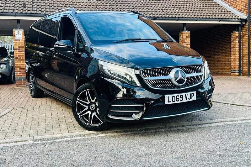 Used 2019 Mercedes 220 AMG line | £39,891 - Image 1/1