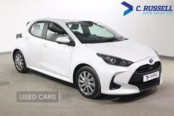 Used Toyota Yaris Hybrid 2023 White Hatchback
