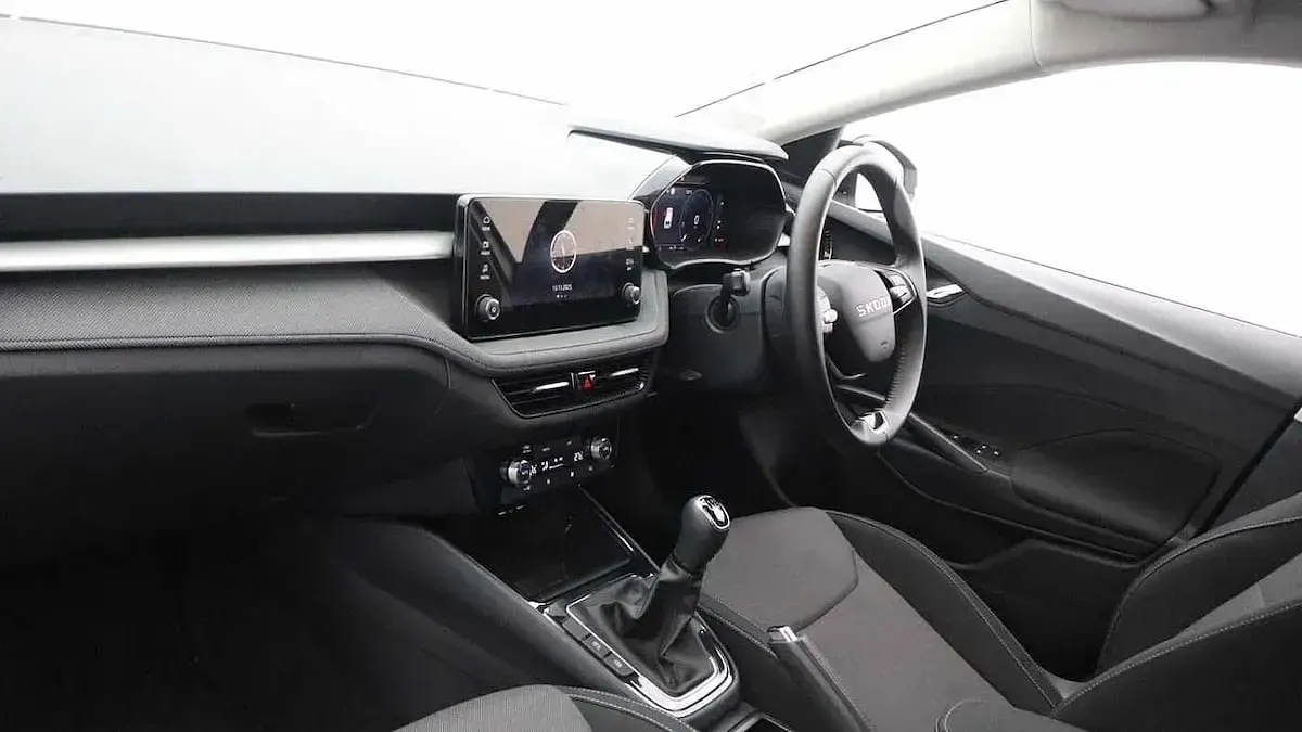 Used Skoda Fabia Design Edition 80 HP (58 kW) 2025 Moon white metallic black magic pearl effect Hatchback