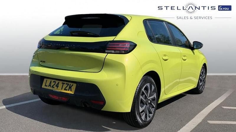 Używany Peugeot 208 Active 74 KM (54 kW) 2024 Żółty Hatchback