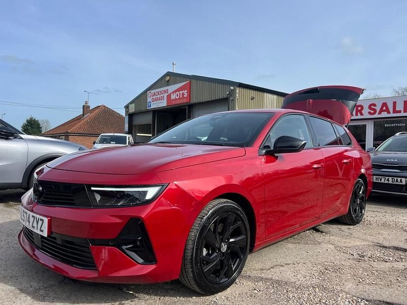 Second-hand Vauxhall Astra S 130 CP (95 kW) 2024 Roșu Break