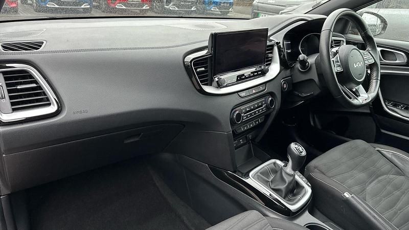 Used Kia Ceed GT-Line 158 HP (116 kW) 2022 Orange Hatchback