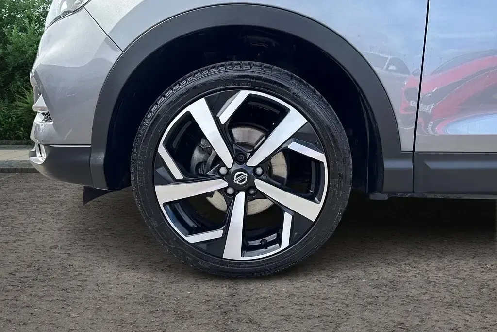 Used Nissan Qashqai N-Motion 140 HP (102 kW) 2021 Grey SUV
