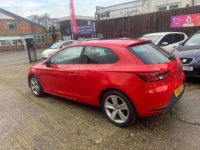 Begagnad Seat Leon FR 2015 Röd Halvkombi