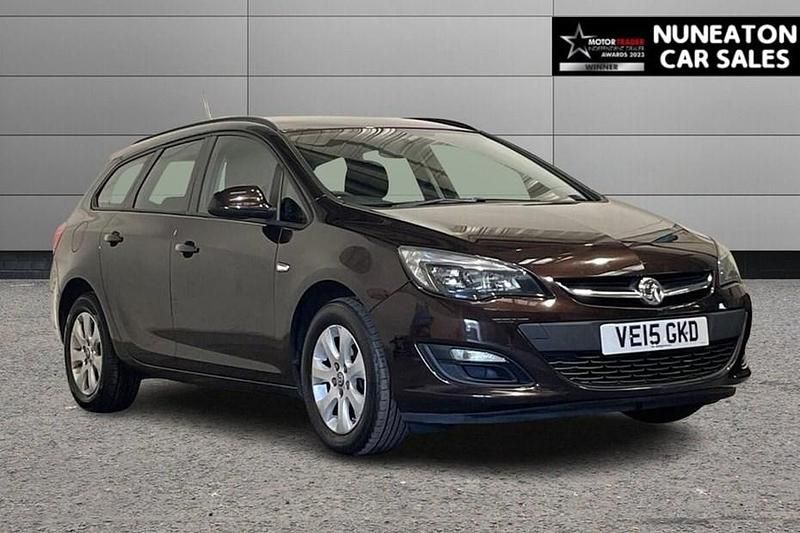 Brown Used 2015 Vauxhall Astra Design Edition Estate | £2,900 (Good price) - Image 1/1