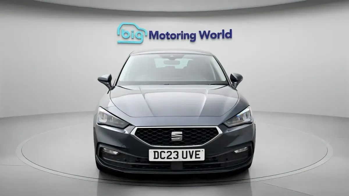Used Seat Leon SE Dynamic 110 HP (80 kW) 2023 Grey Hatchback
