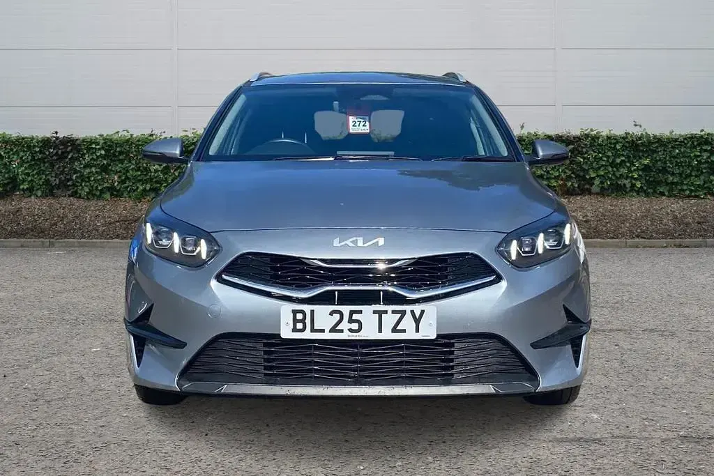 Used Kia Ceed 138 HP (101 kW) 2025 Silver Hatchback