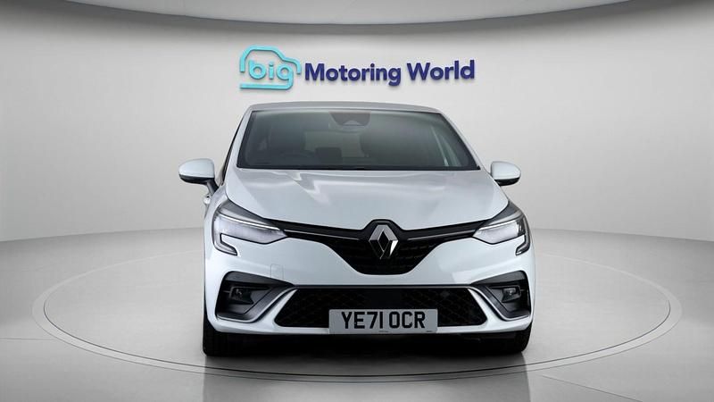 Used Renault Clio V RS Line 90 HP (66 kW) 2021 White Hatchback