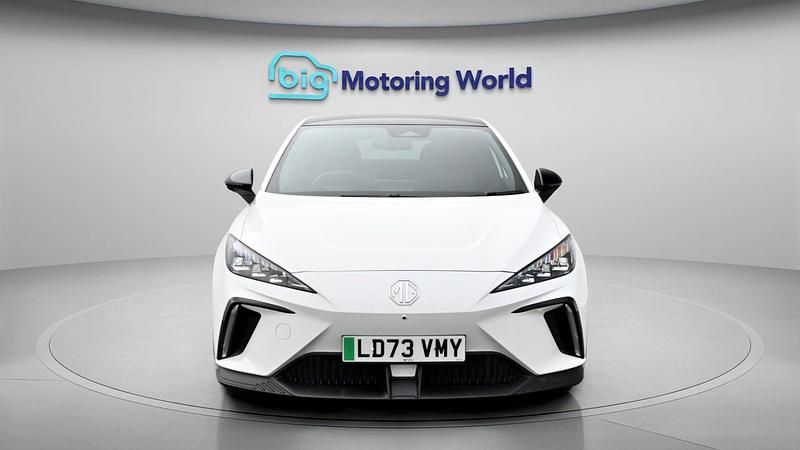 Used MG MG4 EV Trophy 319 kW (435 HP) 2023 White Hatchback