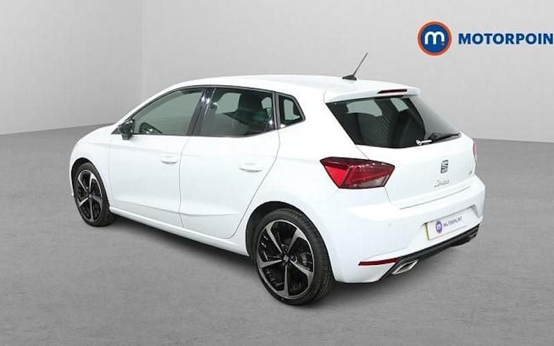Used Seat Ibiza FR Sport 116 HP (85 kW) 2024 White Hatchback