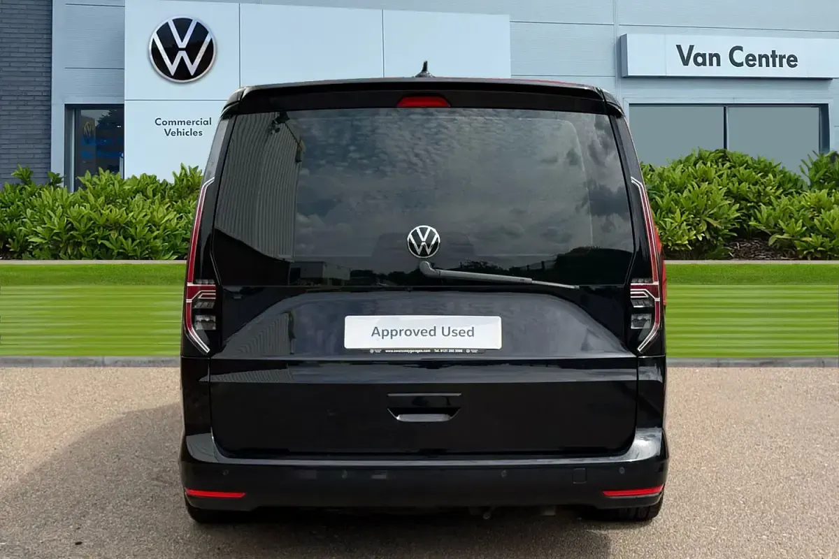 Used VW Caddy Maxi Pro 122 HP (89 kW) 2025 Black MPV
