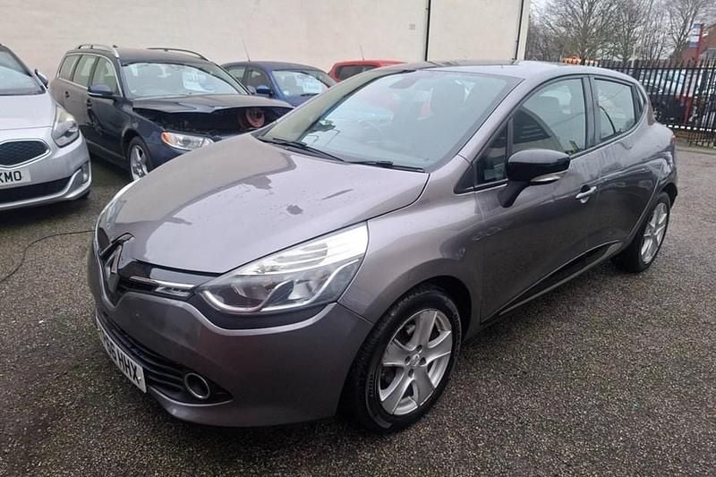 Grey Used 2016 Renault Clio IV Dynamique Hatchback | £2,495 (Good price) - Image 1/1
