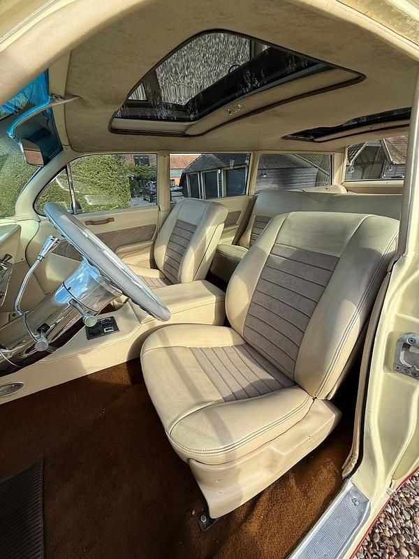 Used Chevrolet Impala 1961 Cream Sedan