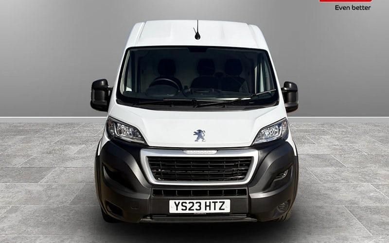 Second-hand Peugeot Boxer Premium 140 CP (102 kW) 2023 Van