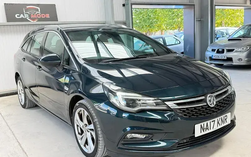 Used Vauxhall Astra SRi 150 HP (110 kW) 2019 Estate