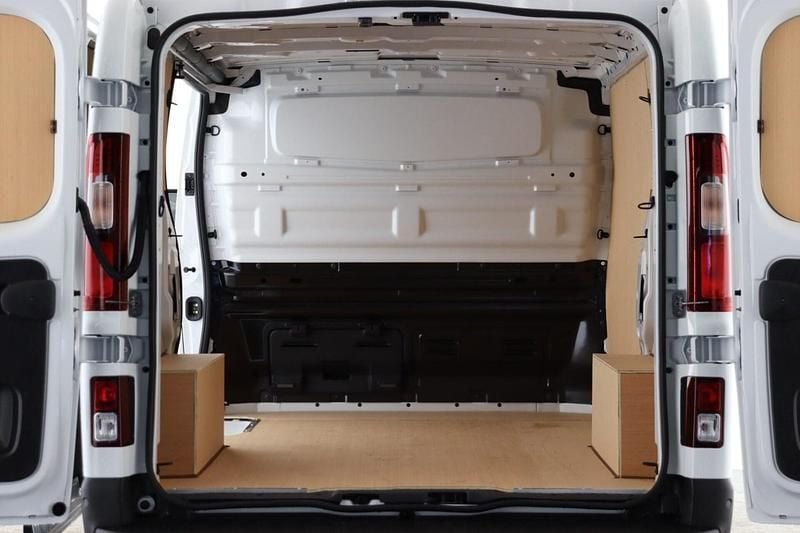 New Renault Trafic 150 HP (110 kW) 2025 White MPV