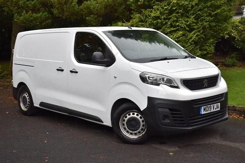 White Used 2019 Peugeot Expert Van | £6,000 (A bit pricey) - Image 1/4