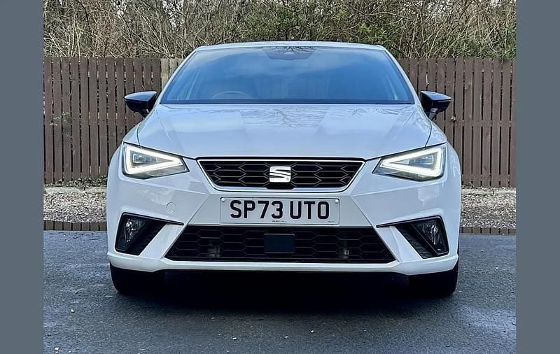 Used Seat Ibiza FR Sport 108 HP (79 kW) 2023 White Hatchback