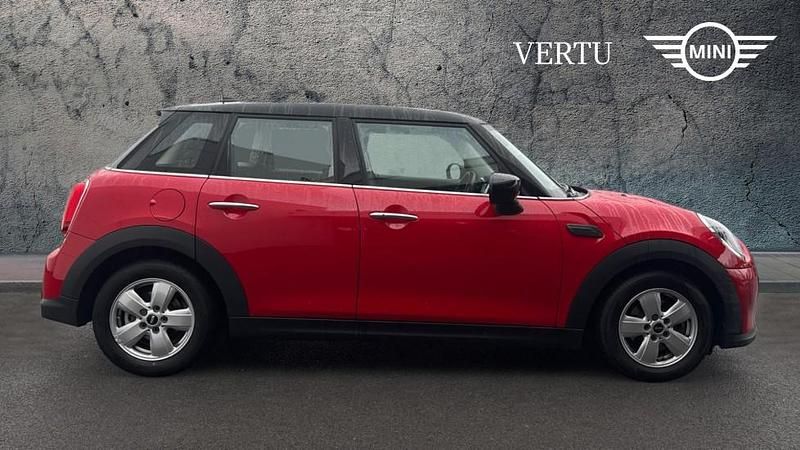 Used Mini Cooper Classic 134 HP (98 kW) 2022 Red Hatchback
