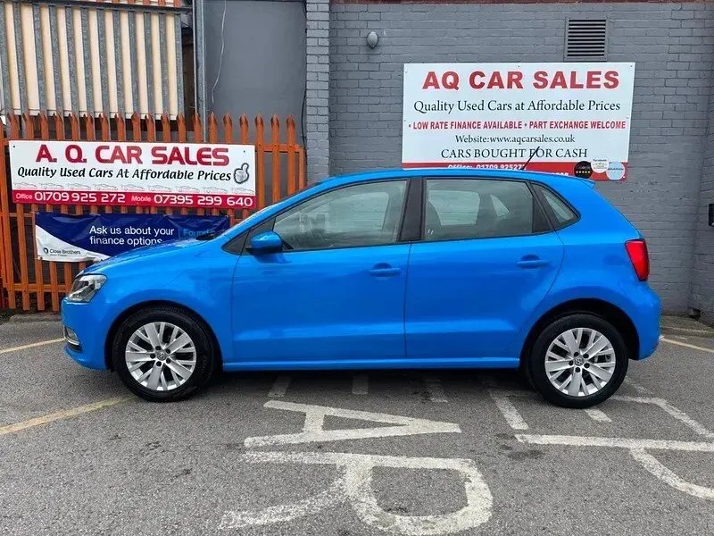 Used VW Polo SE 60 HP (44 kW) 2015 Blue Hatchback