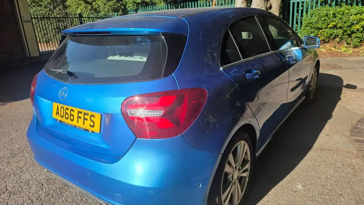 Used Mercedes A180 Premium 107 HP (78 kW) 2016 Blue Hatchback