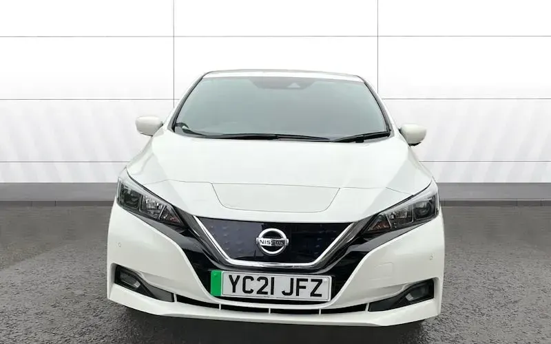 Used Nissan Leaf N-Connecta 110 kW (150 HP) 2021 White Hatchback