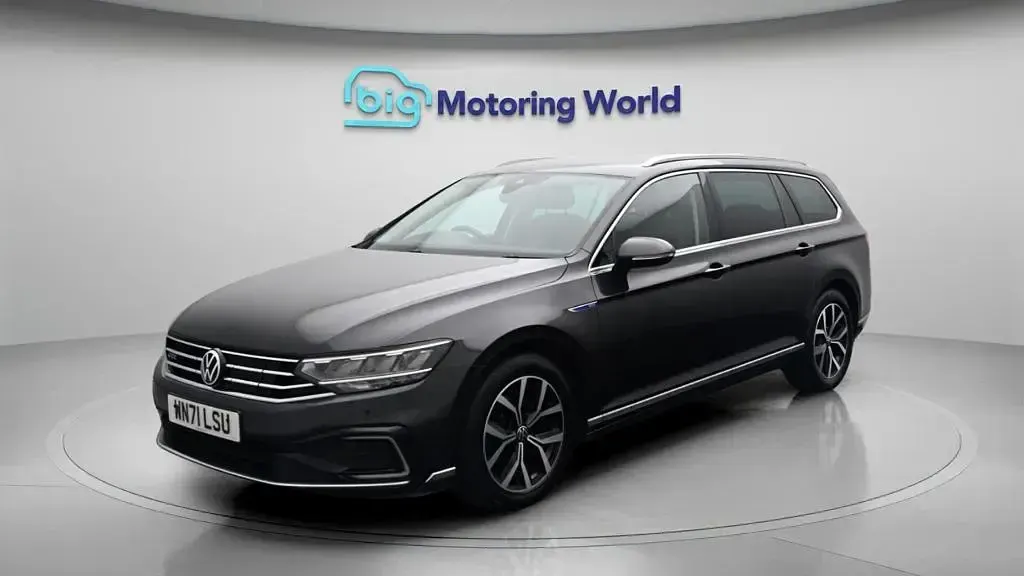 Used VW Passat GTE 218 HP (160 kW) 2021 Grey Estate