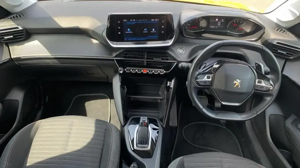 Second-hand Peugeot 208 Active 99 CP (72 kW) 2020 Galben Hatchback