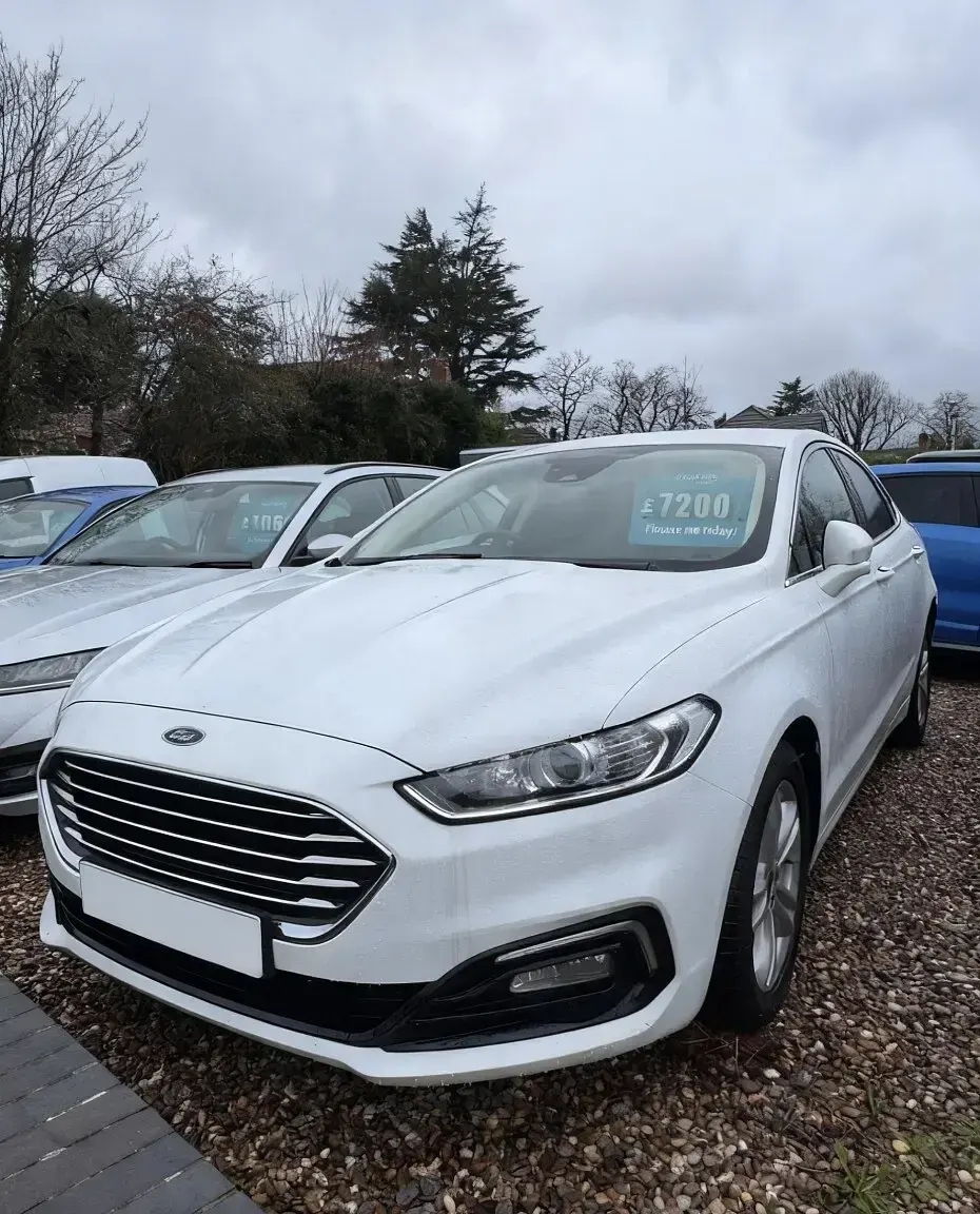 Used Ford Mondeo Zetec 150 HP (110 kW) 2019 White Hatchback