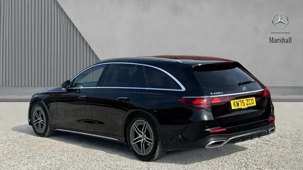 Used Mercedes E220 AMG line 197 HP (144 kW) 2026 Obsidian black metallic Estate