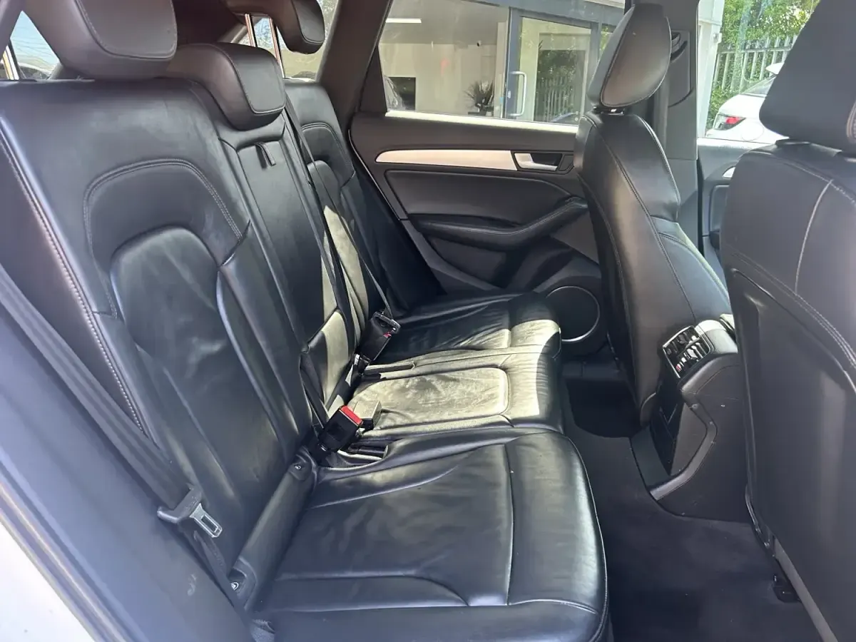 Begagnad Audi Q5 S-line plus 190 HK (139 kW) 2012 Vit SUV