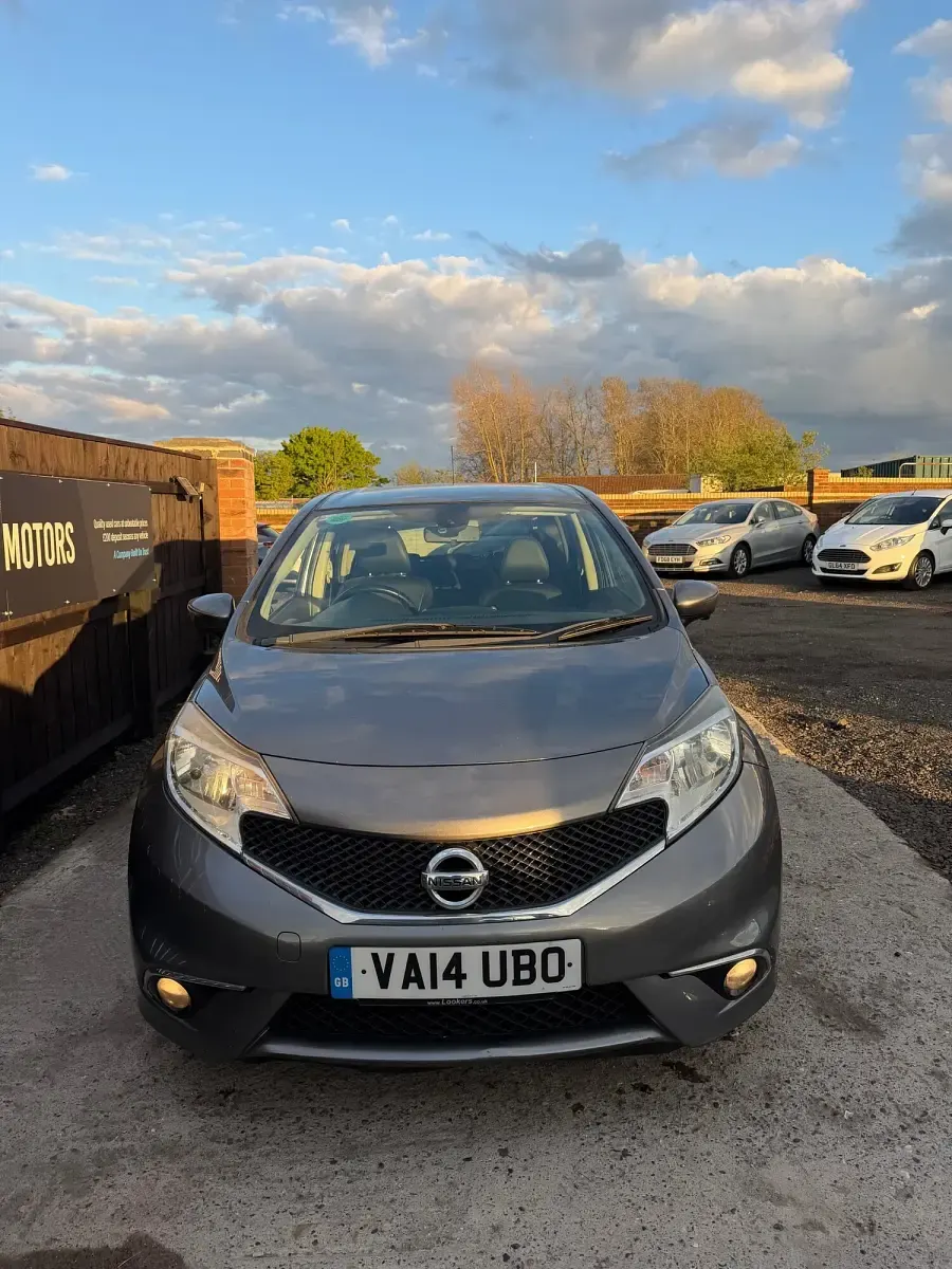 Used Nissan Note Tekna 90 HP (66 kW) 2014 Grey Hatchback