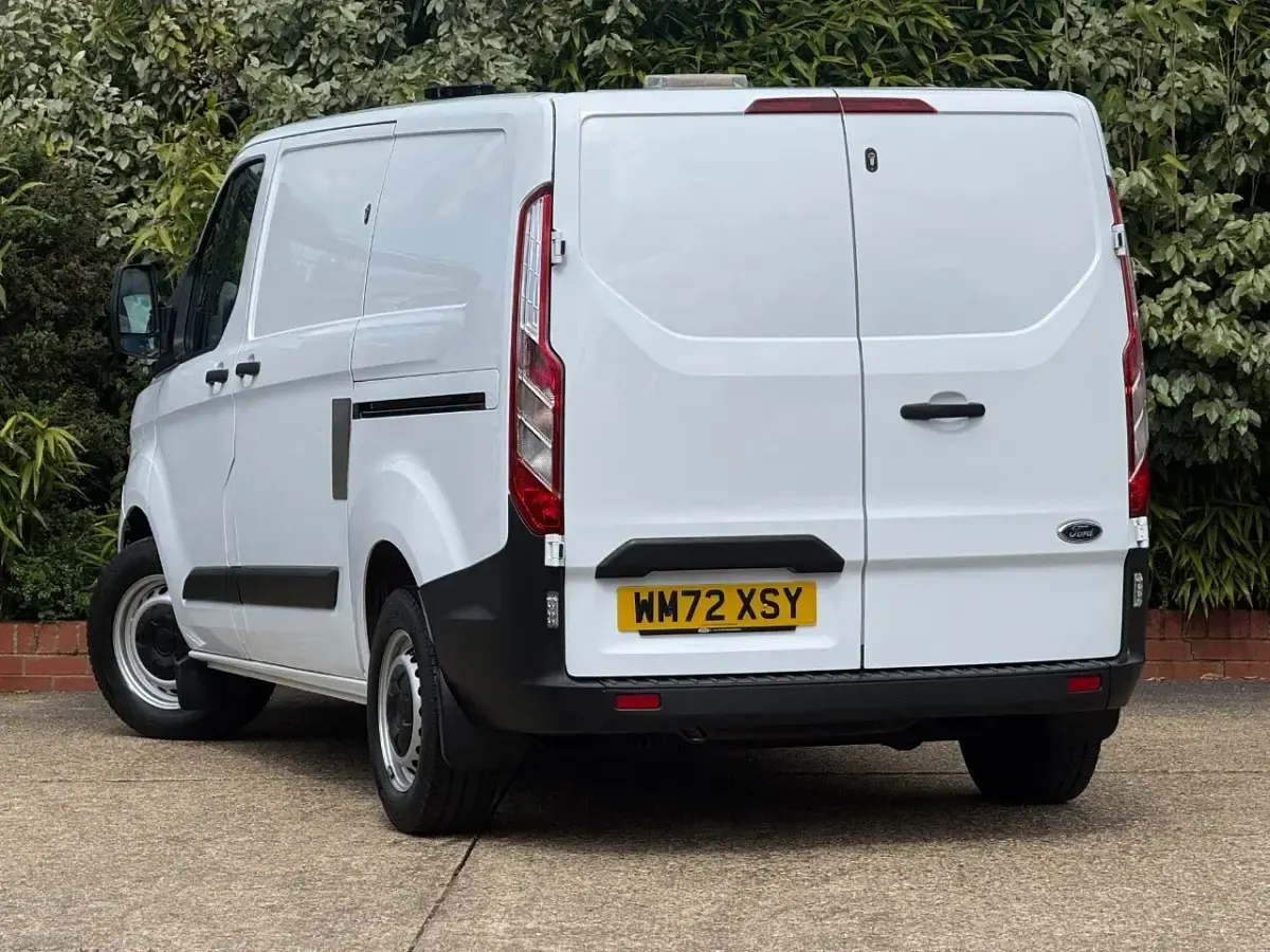 Used Ford Transit Custom 130 HP (95 kW) 2023 White Van