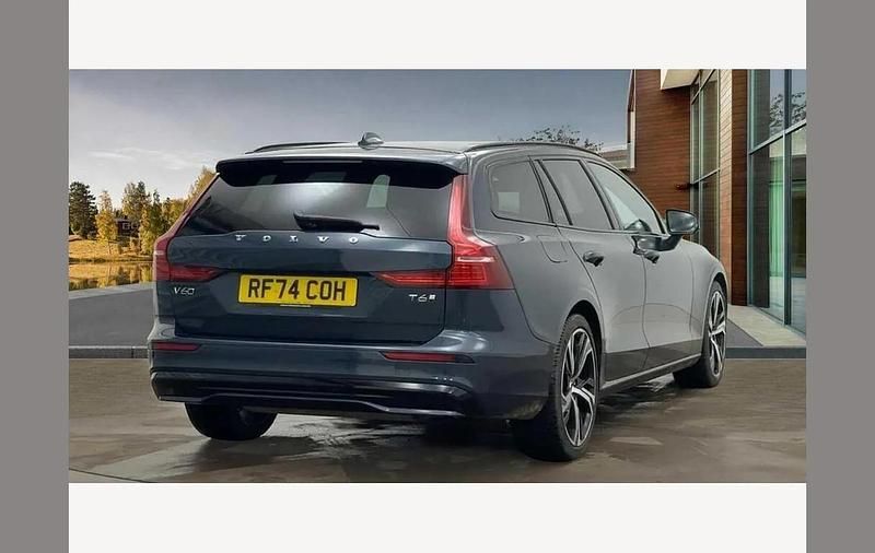 Used Volvo V60 Plus 345 HP (253 kW) 2025 Blue Estate