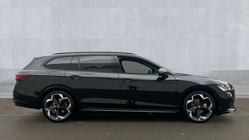 Used Skoda Superb SportLine 150 HP (110 kW) 2025 Midnight black metallic Estate