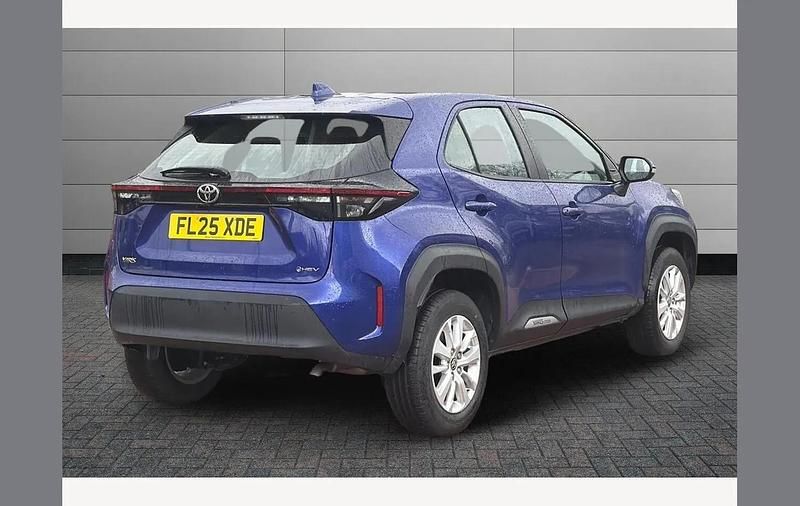 Used Toyota Yaris Cross 116 HP (85 kW) 2025 Blue SUV