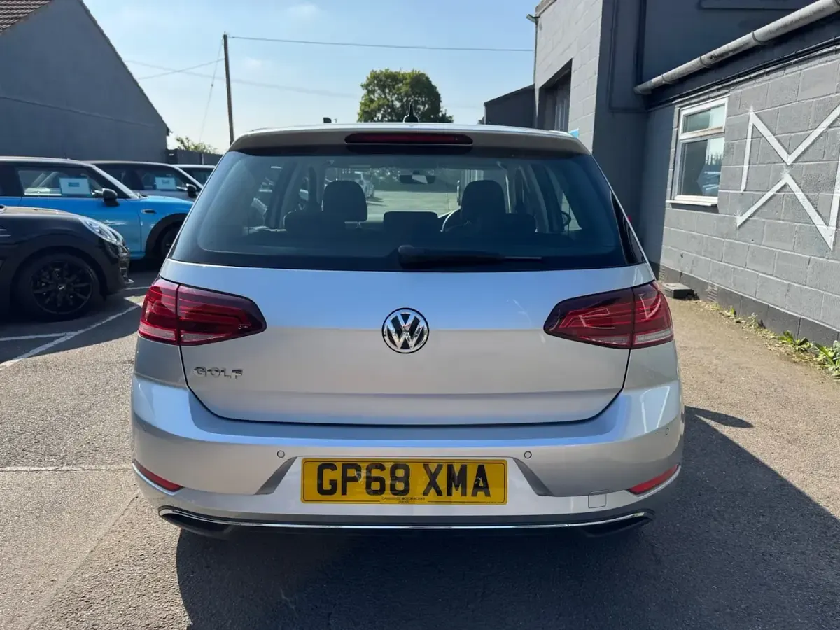 Used VW Golf VII SE 113 HP (83 kW) 2019 Silver Hatchback