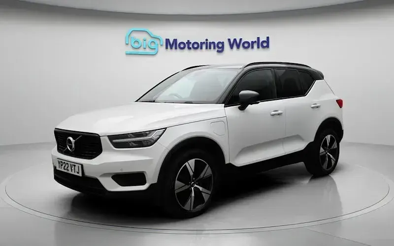 Used Volvo XC40 R-Design 262 HP (192 kW) 2021 White SUV