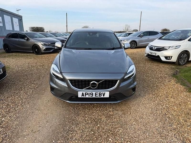 Used Volvo V40 R-Design 122 HP (89 kW) 2019 Grey Hatchback