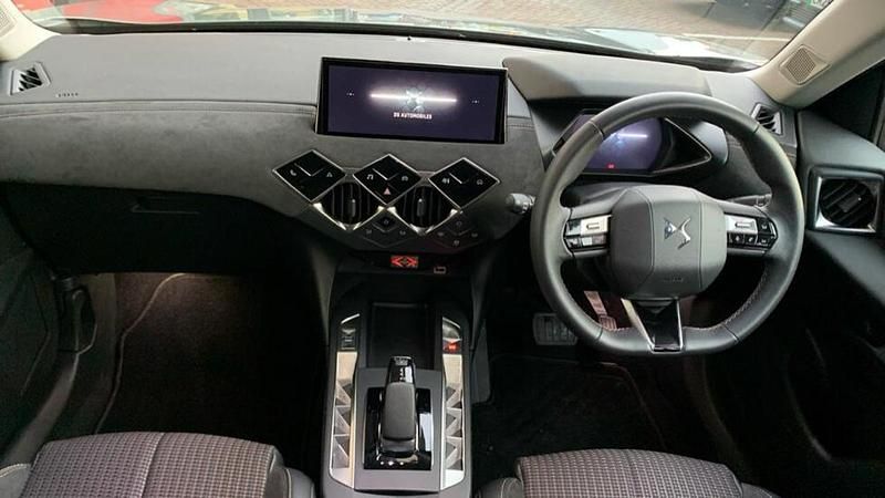 Used DS Automobiles DS3 Crossback E-Tense Performance 113 kW (154 HP) 2024 Grey SUV