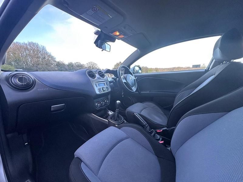Used Alfa Romeo MiTo Lusso 2009 Silver Hatchback