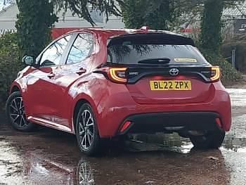 Used Toyota Yaris Hybrid Design 116 HP (85 kW) 2022 Red Hatchback