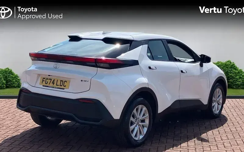 Used Toyota C-HR 140 HP (102 kW) 2026 SUV