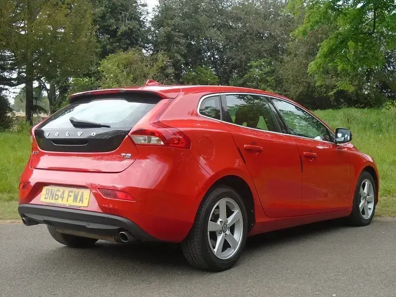 Used Volvo V40 SE 2014 Red Hatchback