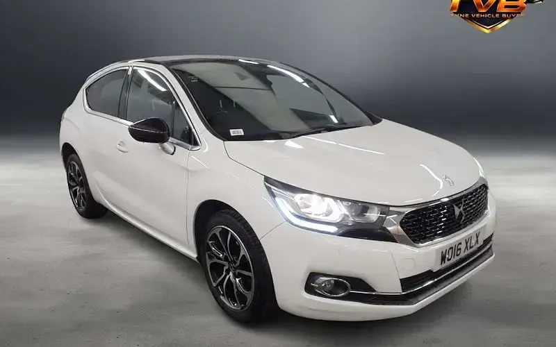Usado DS Automobiles DS4 Elegance 120 HP (88 kW) 2017 Citadino